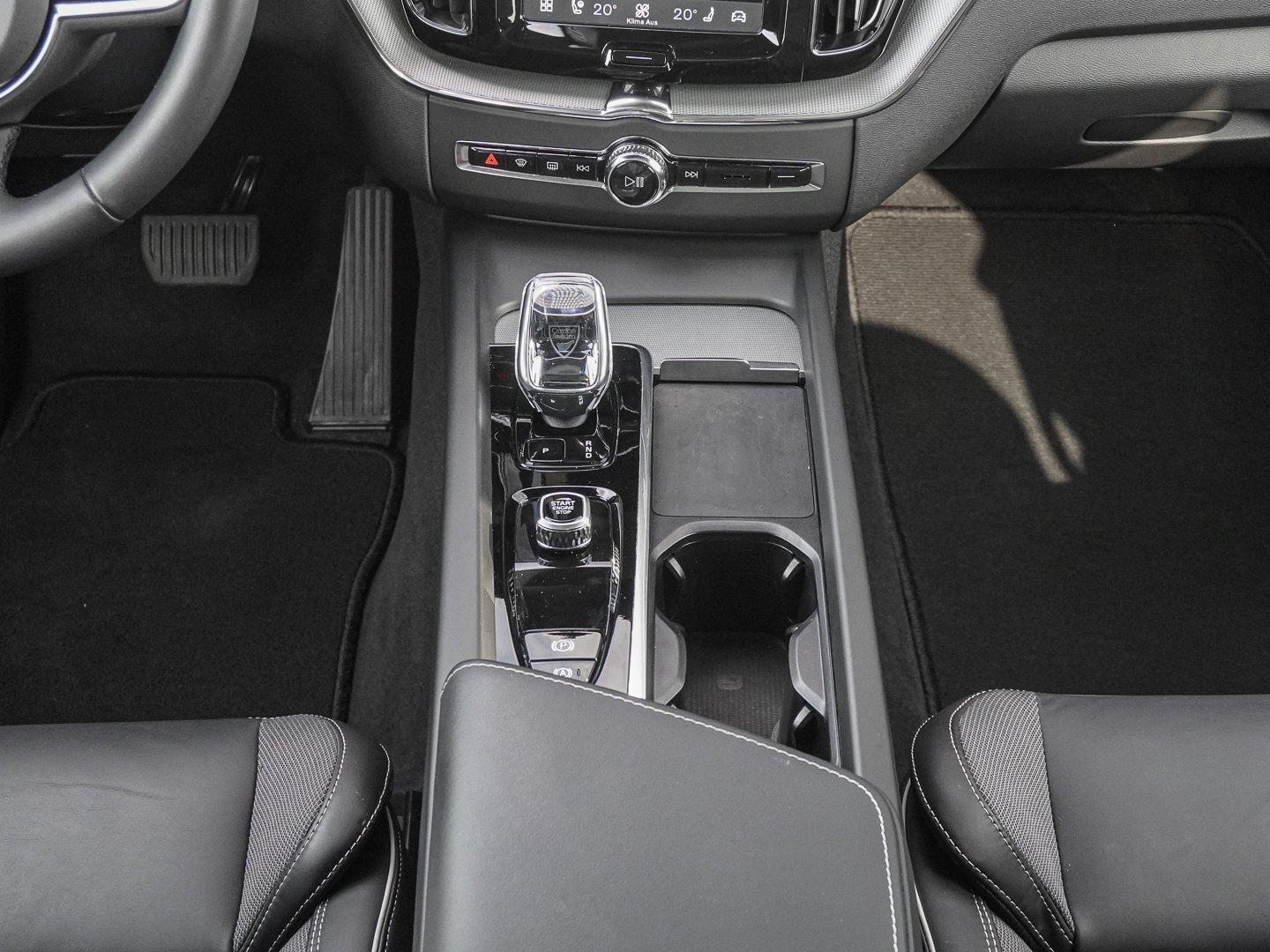 Volvo XC60 T8 AWD Black Edition Ultra Plug-in Hybrid
