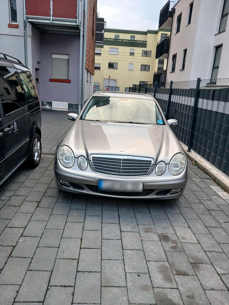 Mercedes-Benz E 280