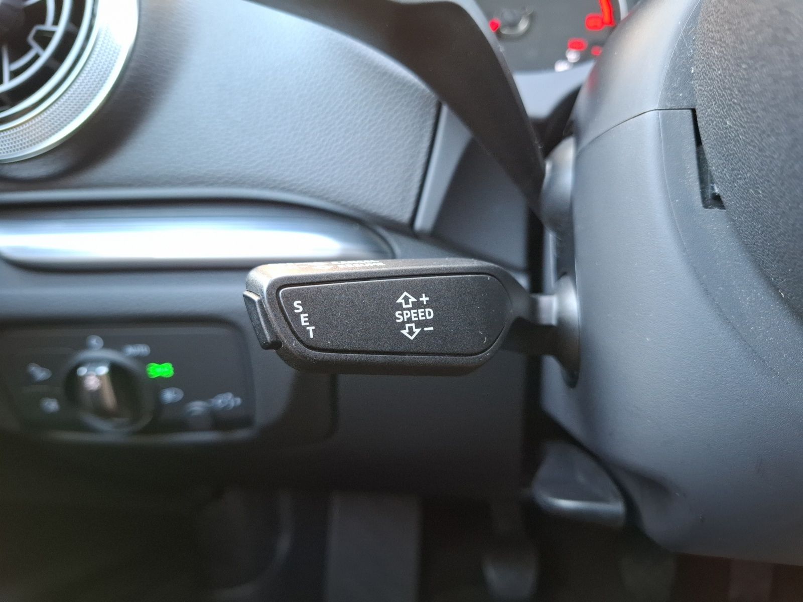 Fahrzeugabbildung Audi A3 Limousine TDI quattro sport LED NAVI SOUND