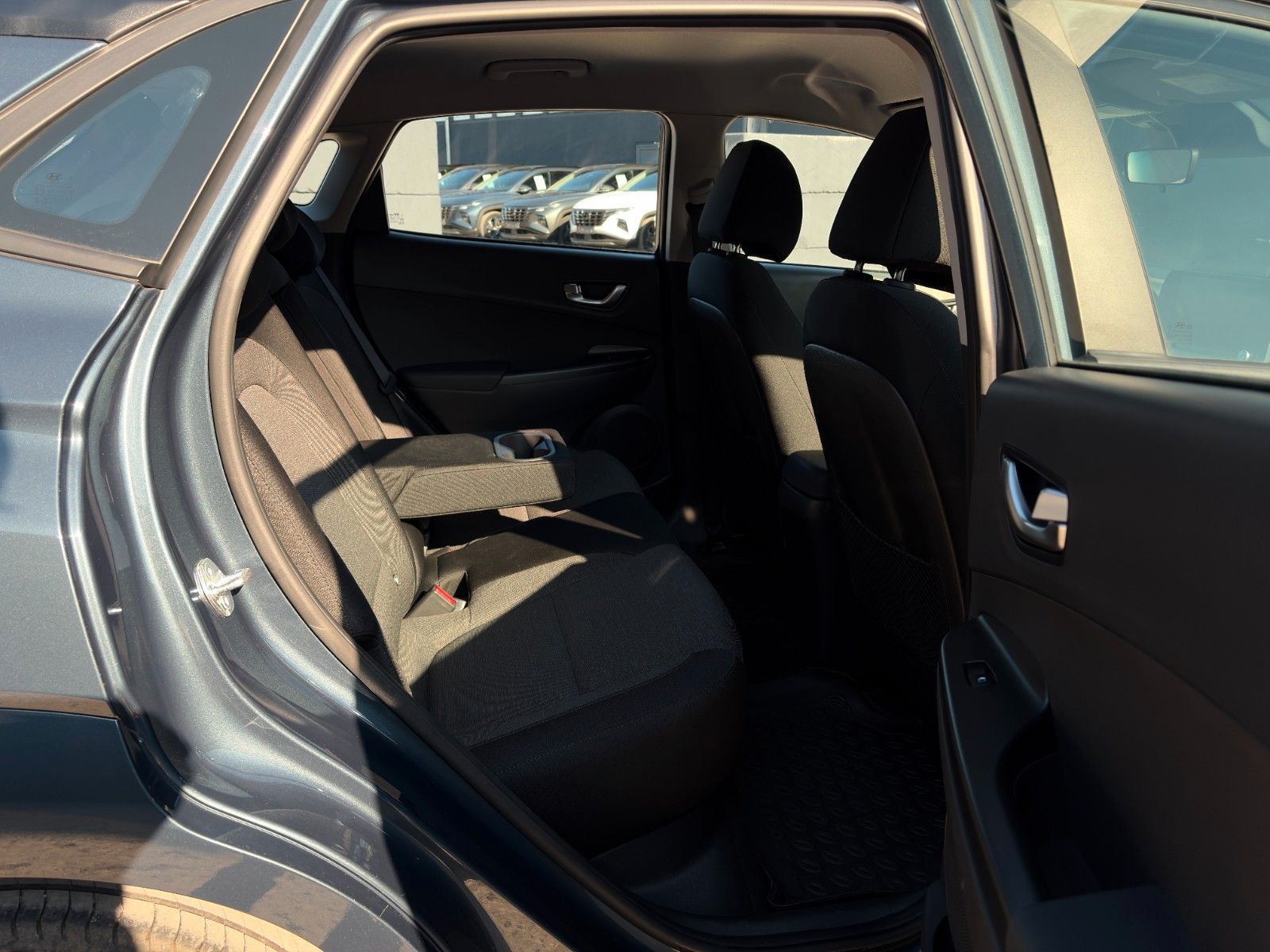 Fahrzeugabbildung Hyundai KONA E Select ACC PDC LFA LKA SHZ LHZ CarPlay