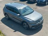 Volkswagen Tiguan Allspace Highline 2.0 TDI R-LINE AHK LED - Volkswagen Tiguan Allspace in Nürnberg