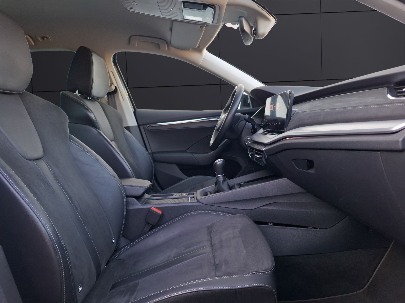 Fahrzeugabbildung SKODA Octavia Combi TSI Style Matrix Navi HUD ACC AHK