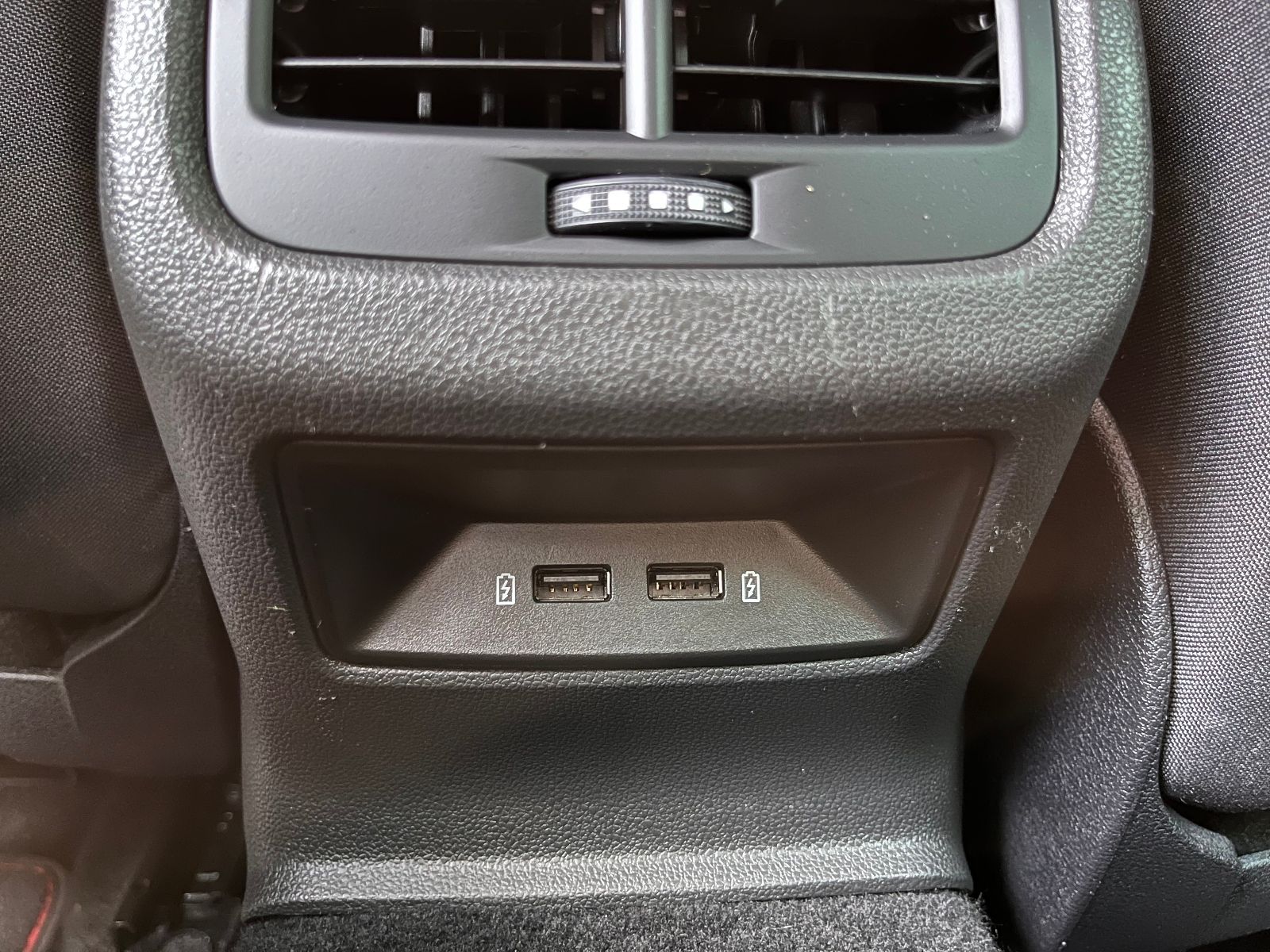 Fahrzeugabbildung SEAT Leon Xcellence CARPLAY SHZ ALU