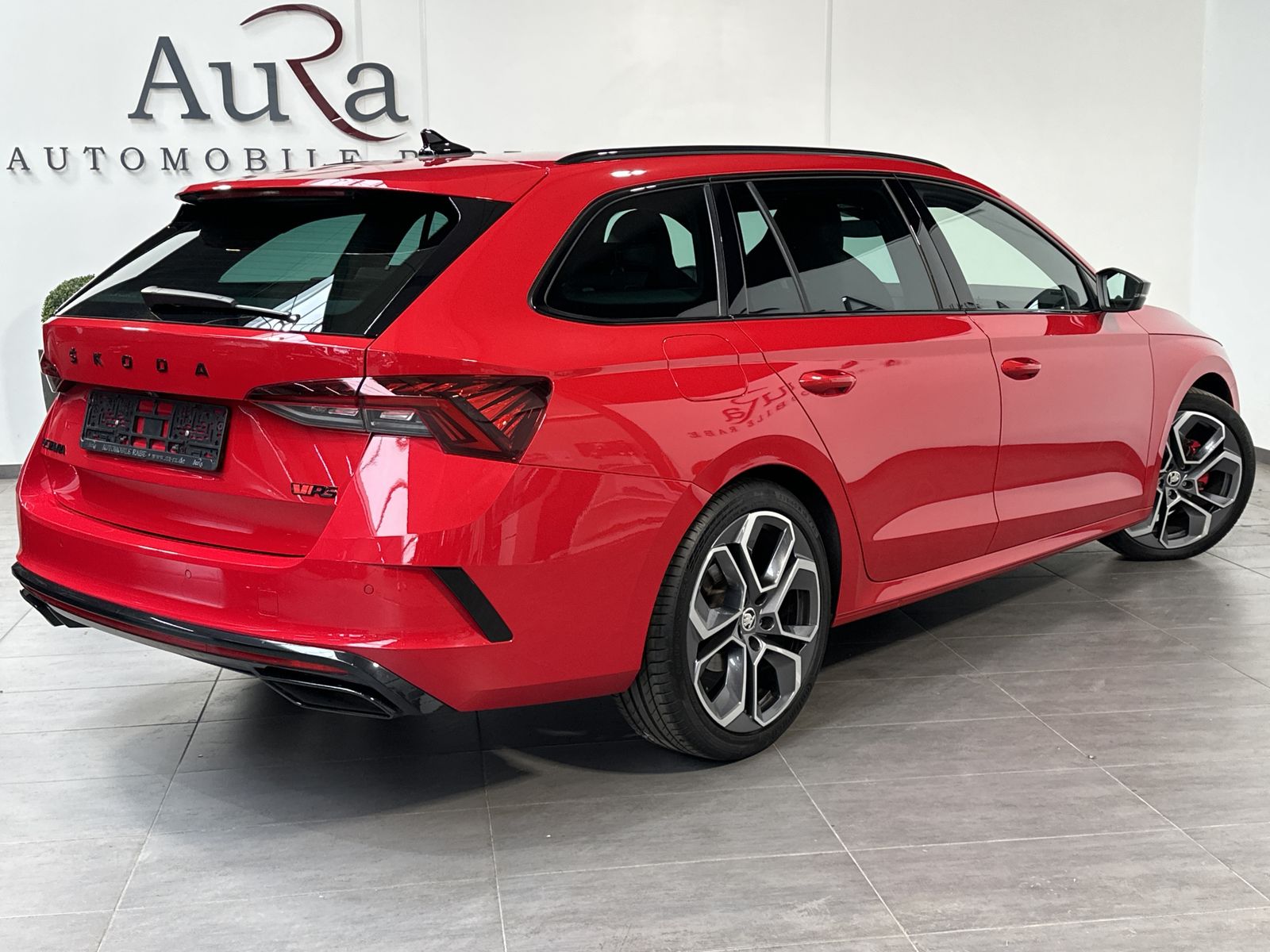 Fahrzeugabbildung SKODA Octavia 2.0 TDI DSG RS NAV+LED+KAM+VCOCK+HUD+DCC