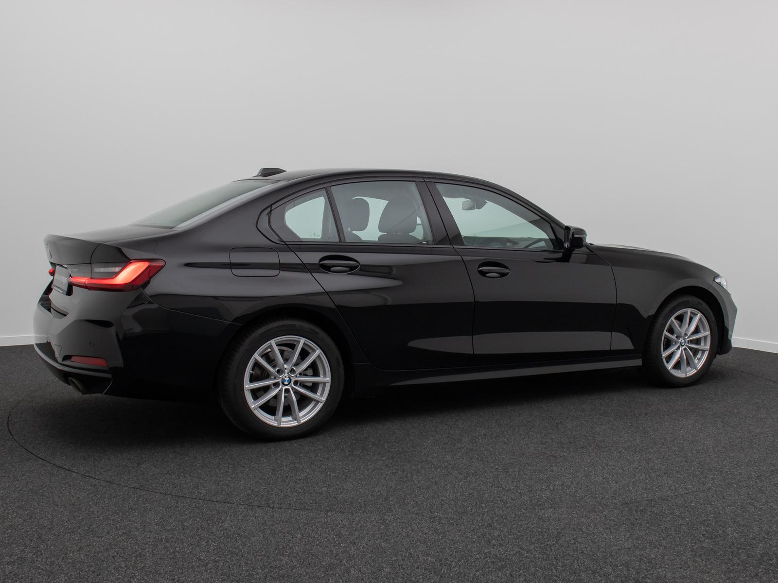 BMW 318i  Widscreen PDC GeschwindigReg DAB Cockpit+