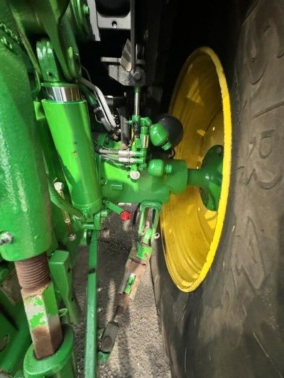 Fahrzeugabbildung John Deere 6215 Schlepper