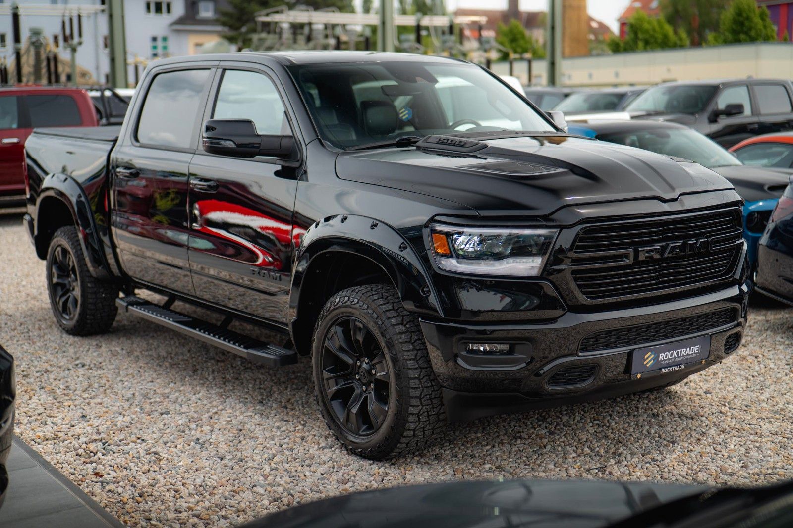 Fahrzeugabbildung Dodge RAM 5.7 V8 HEMI 4x4 LARAMIE Offroad Night LED
