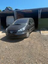 Peugeot 807 - scheckheftgepflegte Peugeot 807
