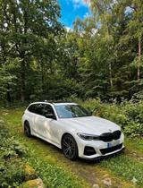 BMW 330e Touring M Sport  TÜV Neu, Garantie - BMW 330 Gebrauchtwagen in München