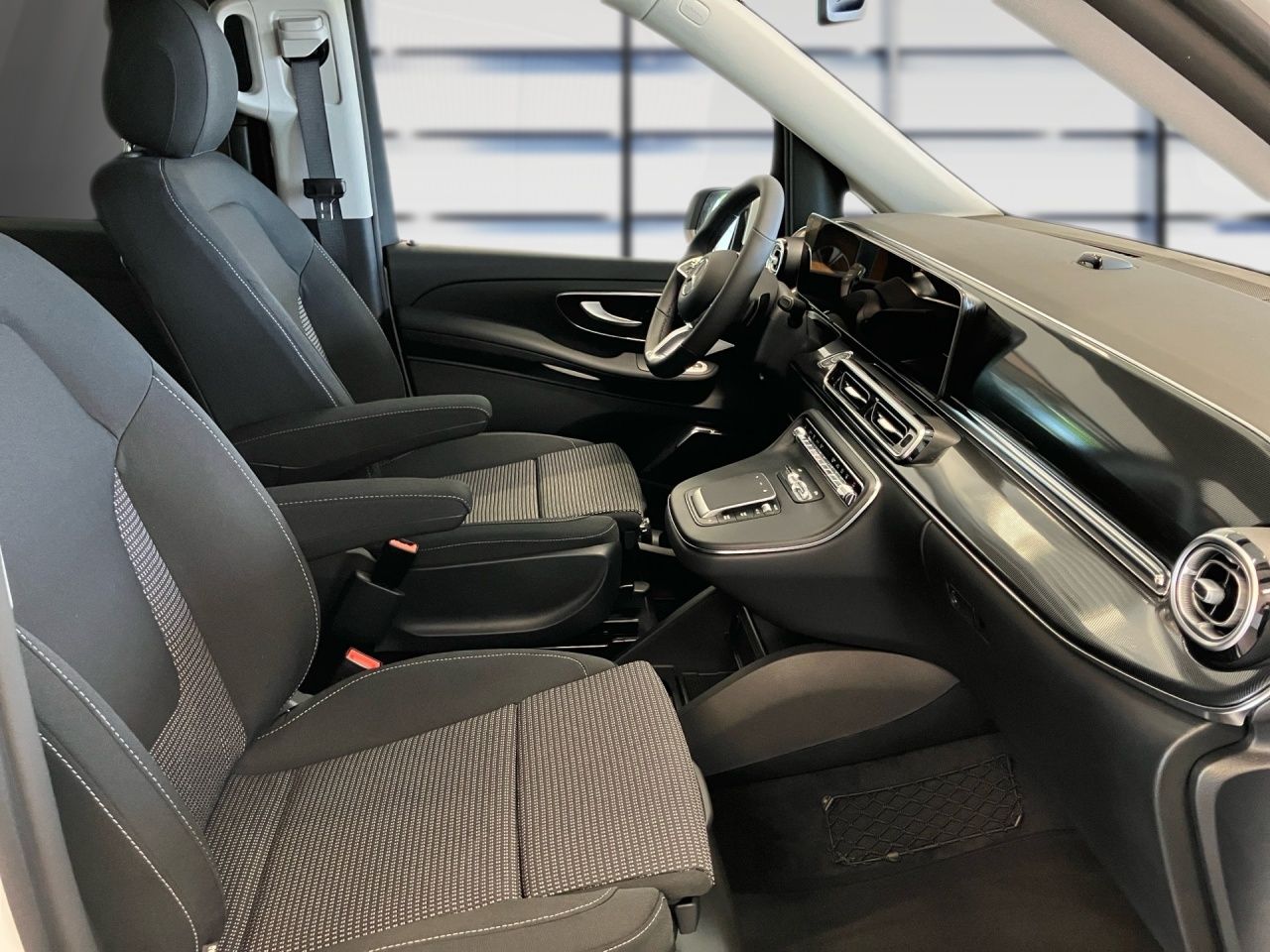 Fahrzeugabbildung Mercedes-Benz V 250 d STYLE Lang AHK LED Klima 8-Sitzer Standh