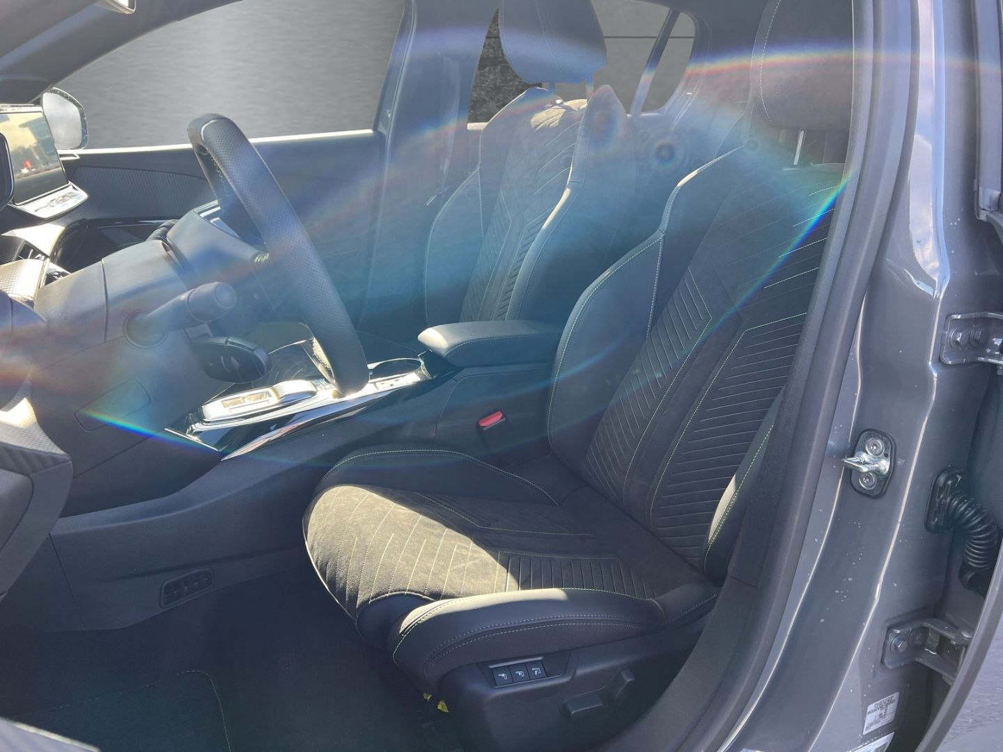 Peugeot e-208 - Bild 8