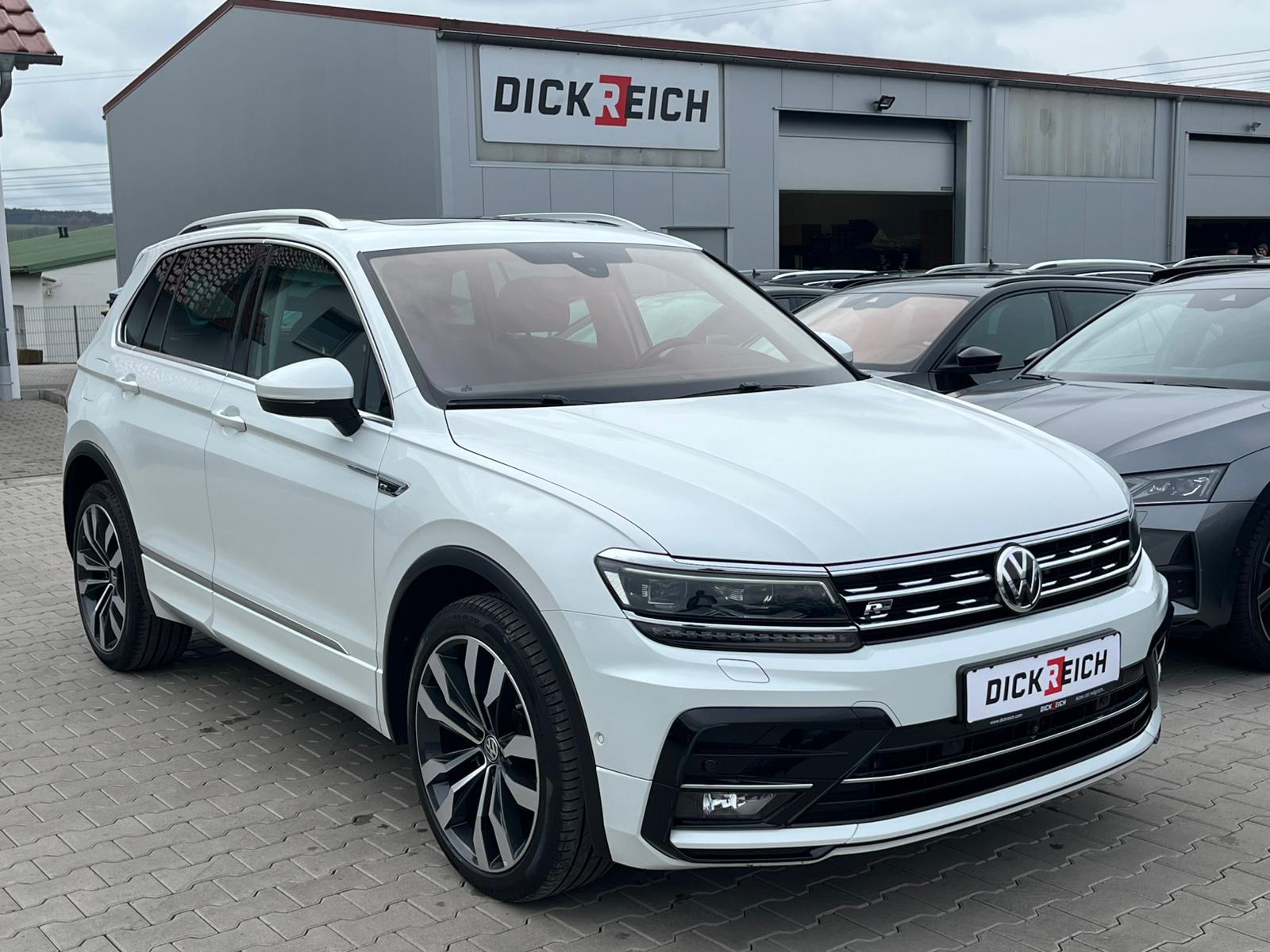 Volkswagen Tiguan 2.0 TDI R-Line High.4M PANO*360°AHK*20HUD