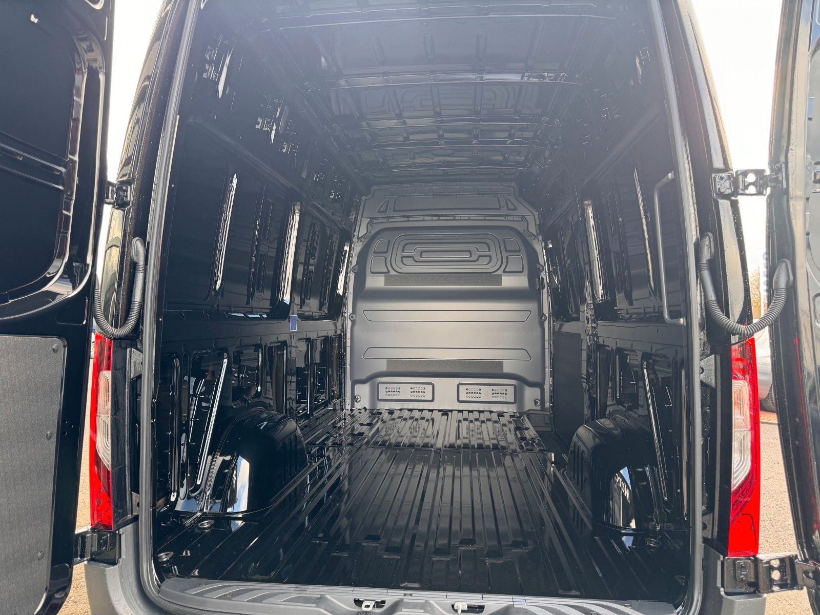 Fahrzeugabbildung Mercedes-Benz Sprinter 419 CDI 4x4 3665 Klimaautom Kamera