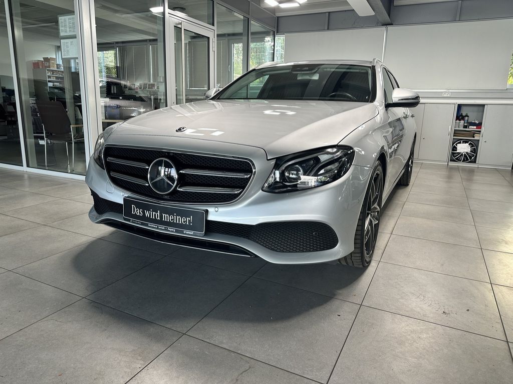 Image of Mercedes-Benz E 200