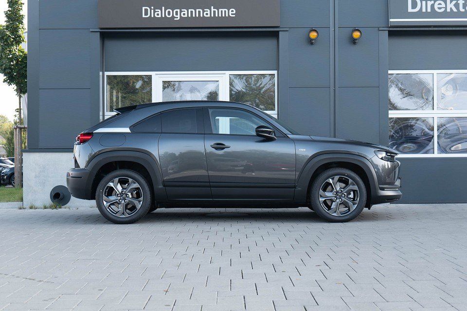 Fahrzeugabbildung Mazda MX-30 35,5kWh 145PS ADVANTAGE EV