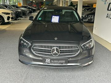 Mercedes E 220 - 2