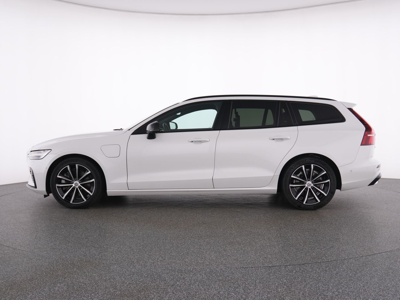Volvo V60 T8 Recharge Plus Dark+AHK+BP+STANDHZ+LM18 foto 11