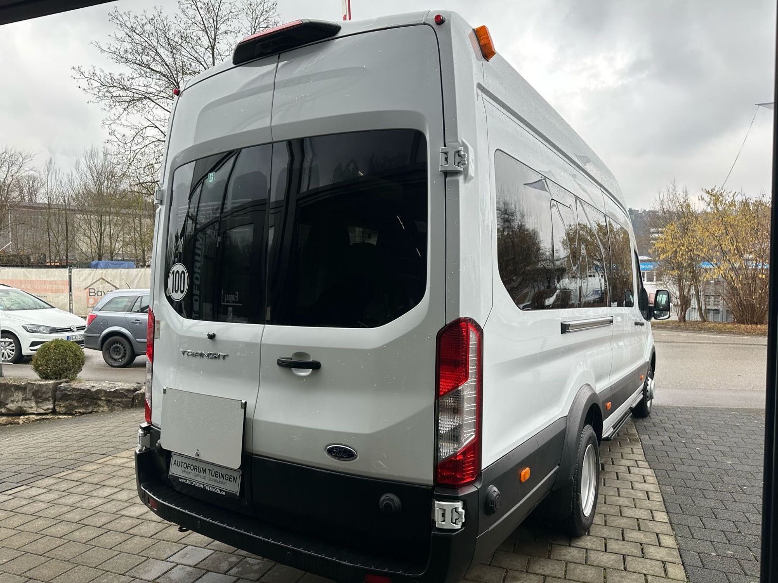 Fahrzeugabbildung Ford Transit 460 L4H3 Bus  * 17-Sitzer*ACC*SPUR