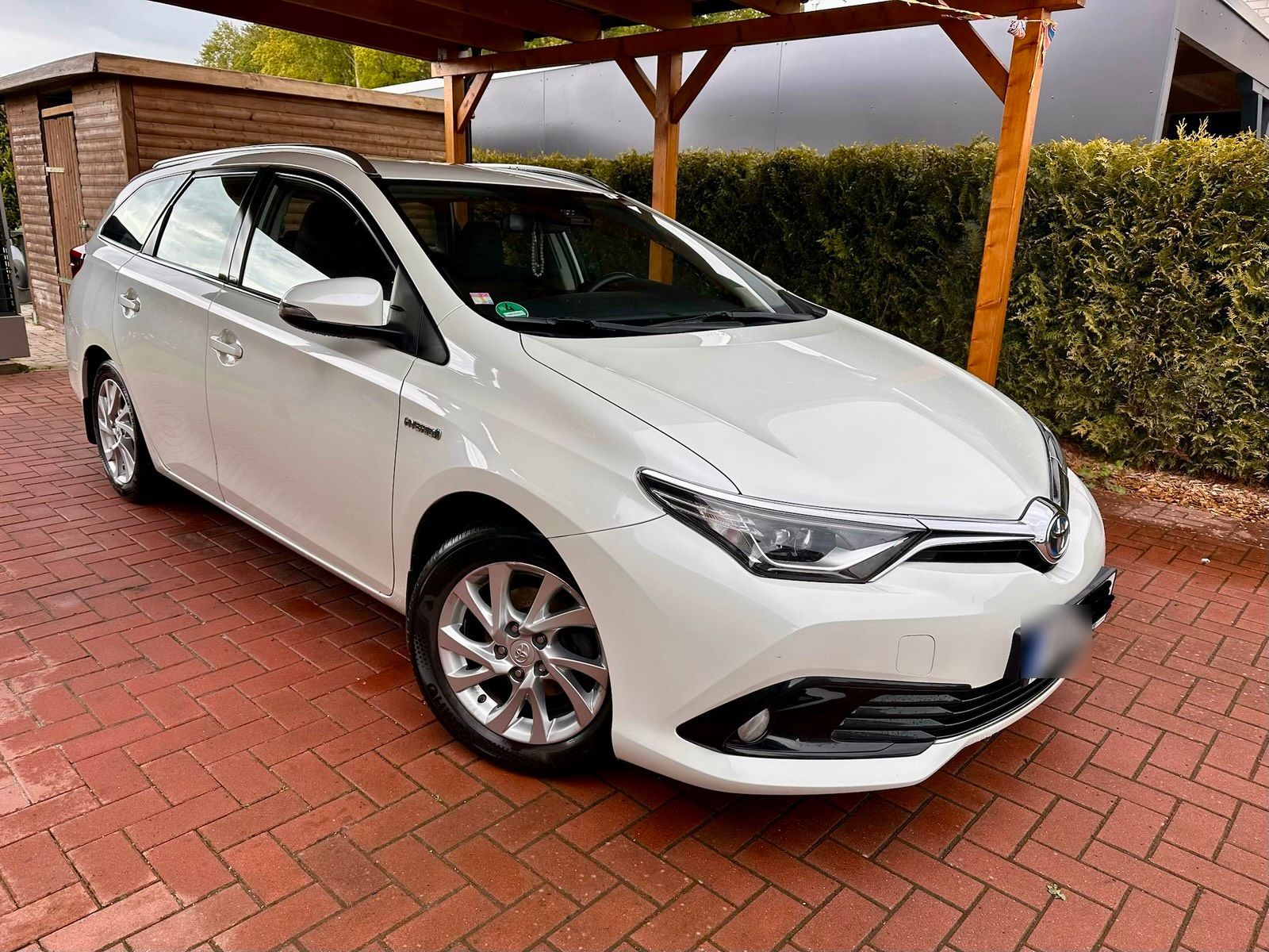 TOYOTA Auris