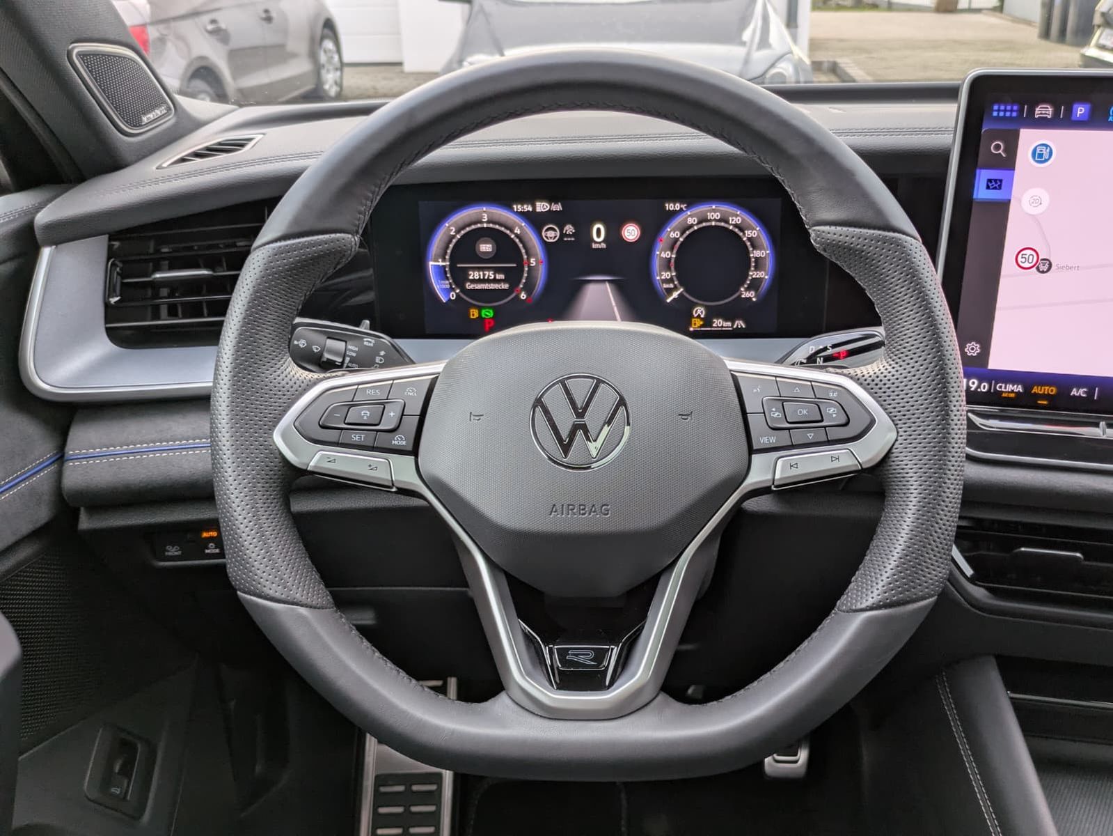 Fahrzeugabbildung Volkswagen Tayron 2.0 TDI 4M R-Line 7Si*MATRIX*AHK*PANO*HUD
