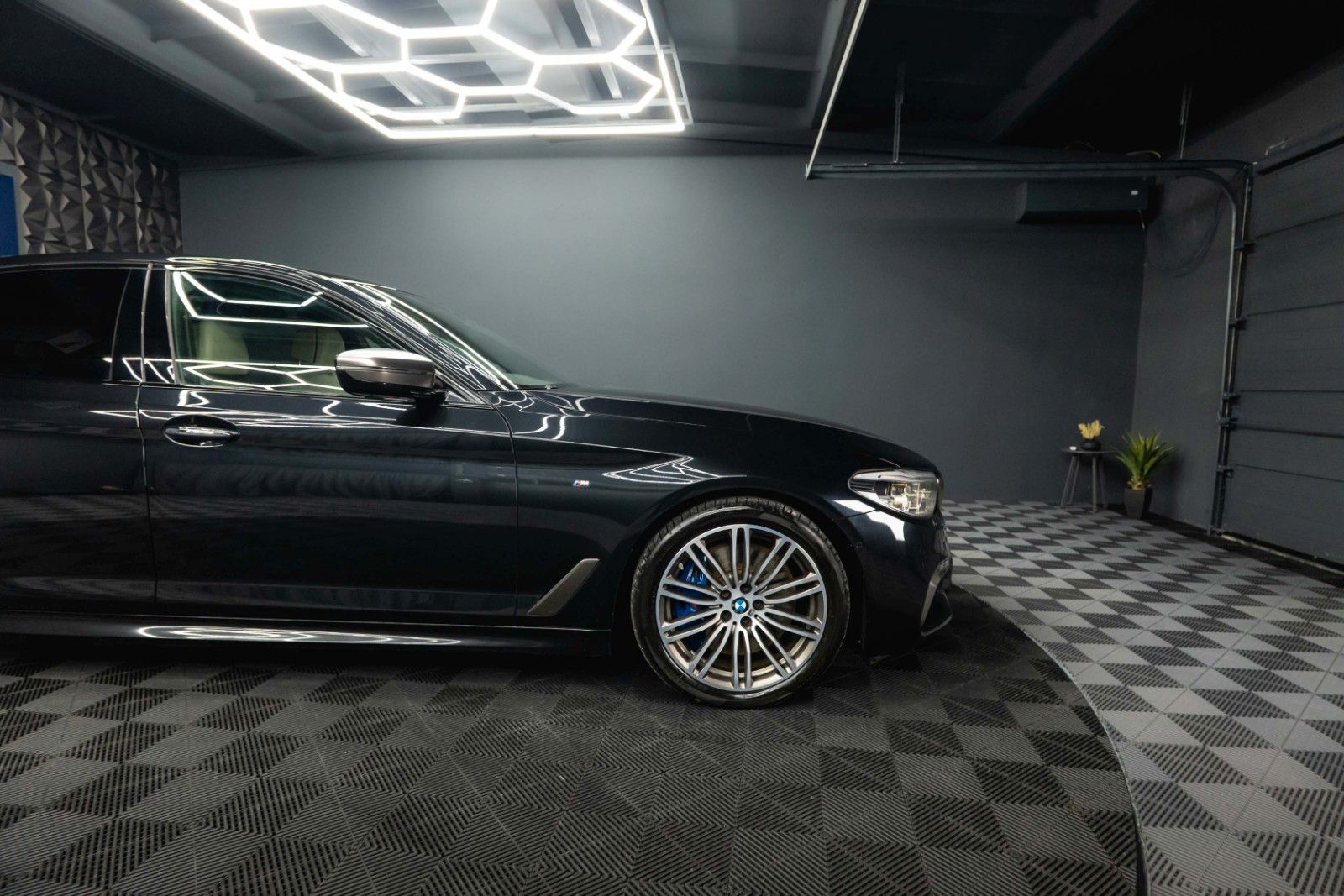 Fahrzeugabbildung BMW M550i xDrive Shadow Line | ACC | Massage | LED