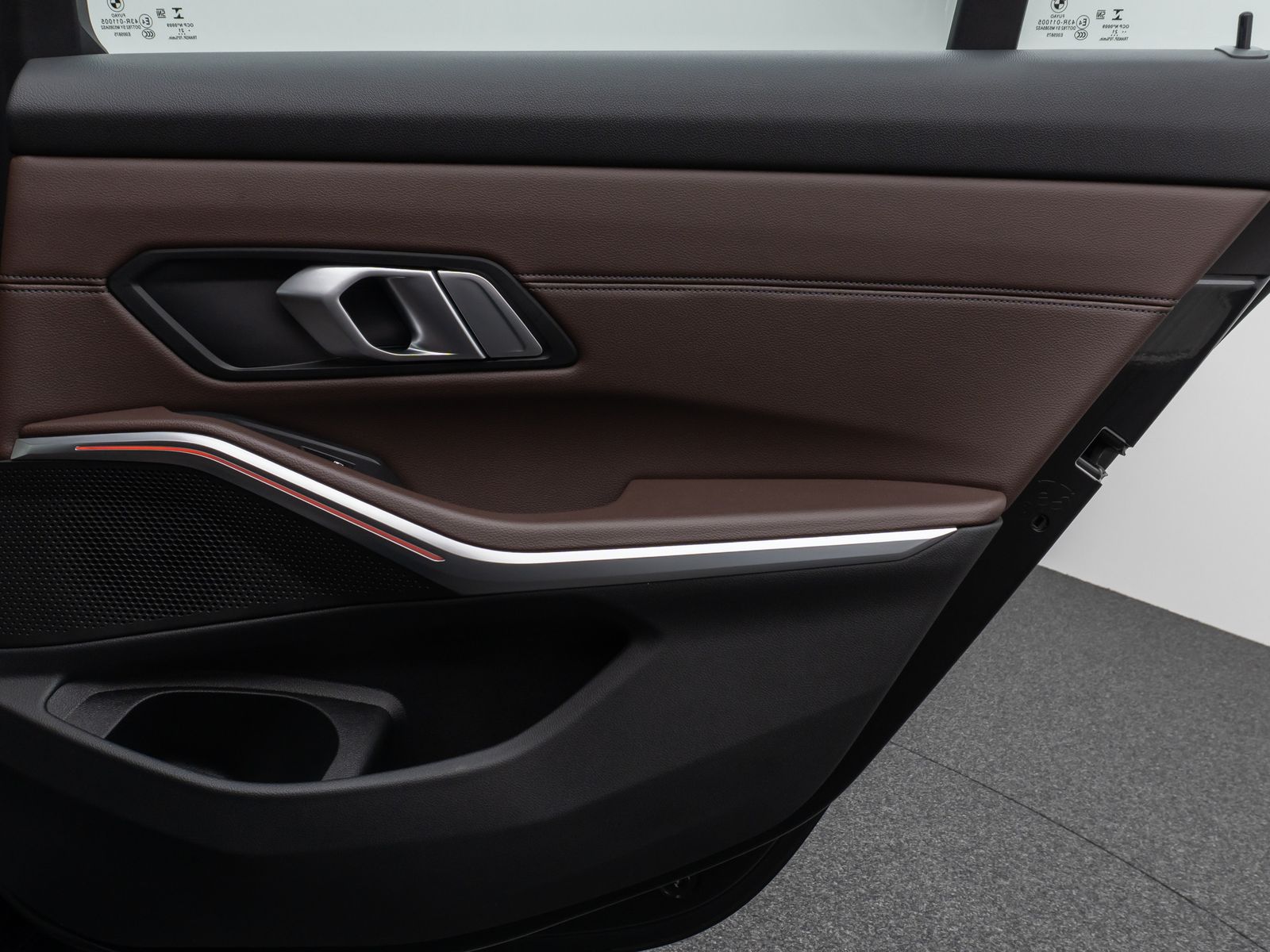 Fahrzeugabbildung BMW 320d xD Sport Line Kamera DAB HiFi Alarm AHK LED