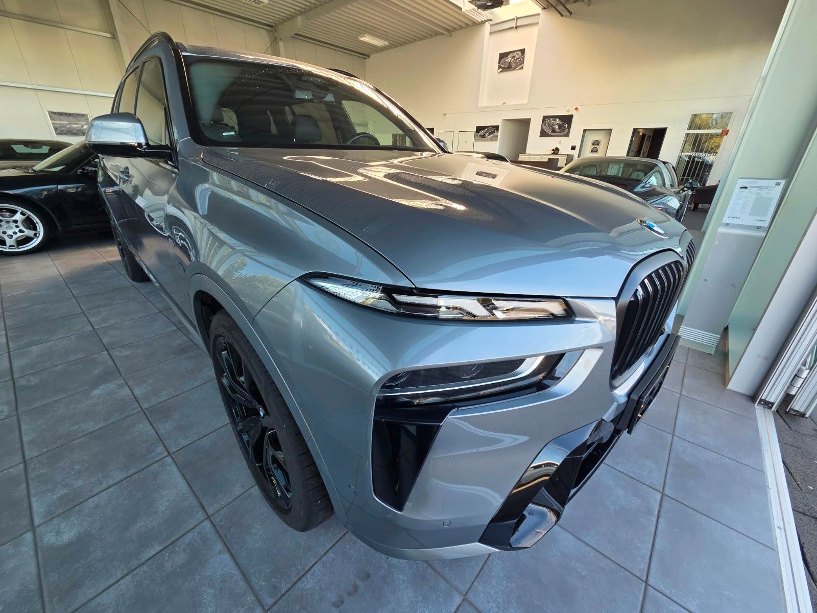 Fahrzeugabbildung BMW X7 xDrive 40 i M Sport/Voll/Skylounge, gestik