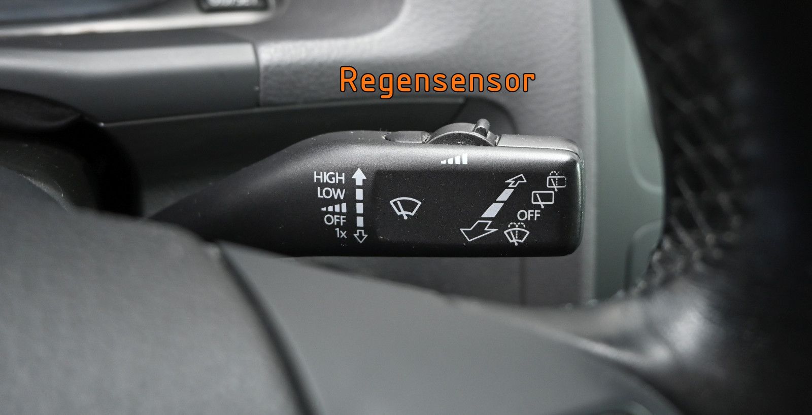 Fahrzeugabbildung Volkswagen Touran 1.6 TDI Comfortline °7-SITZE°KAMERA°02.28