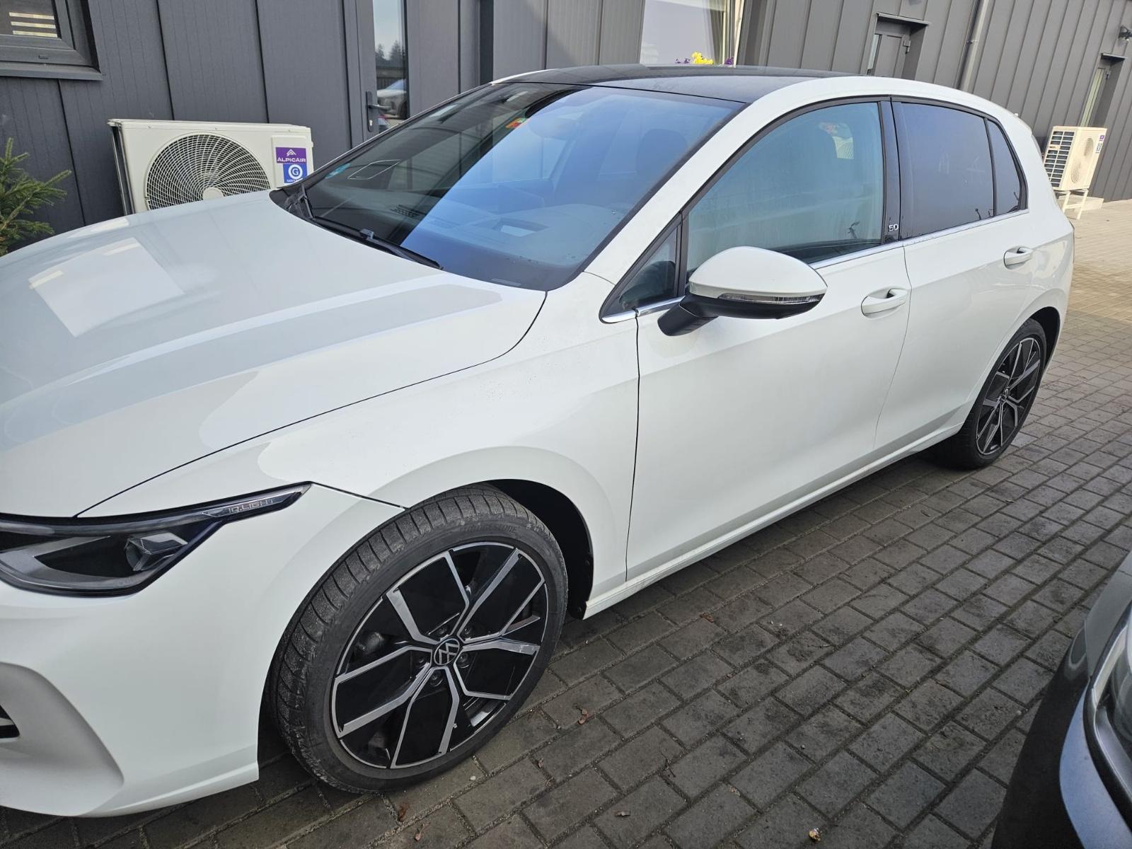 Volkswagen Golf VIII Lim. 1.5 eTSI Edition 50*AHK*Harman/Ka