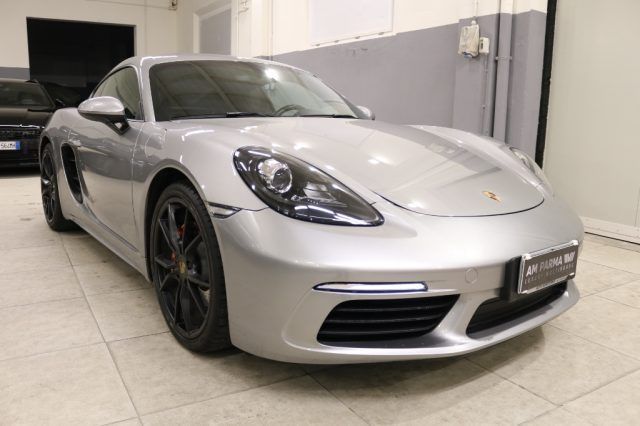 PORSCHE PORSCHE 718 2.0