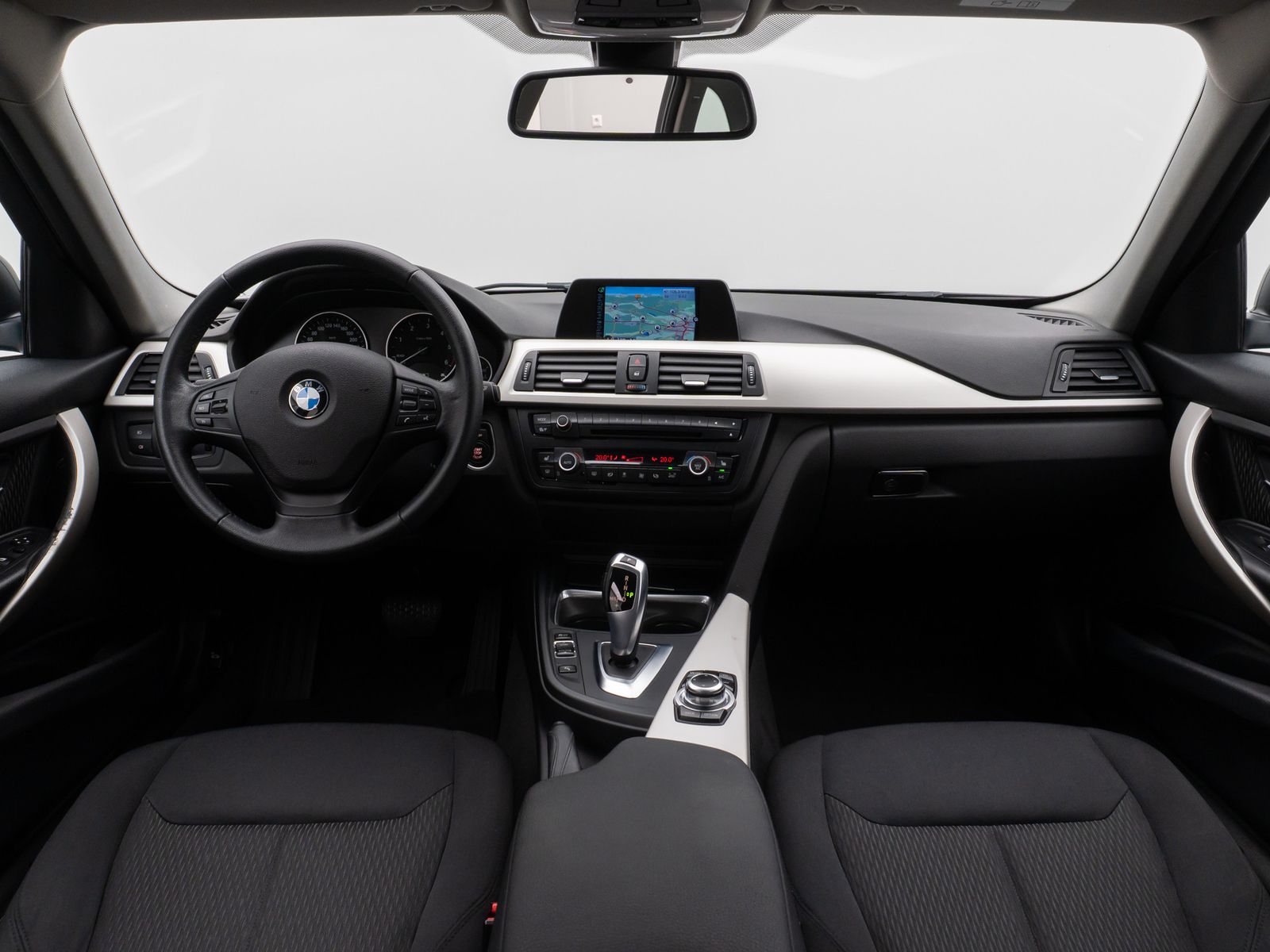 Fahrzeugabbildung BMW 320d Navi PDC Sitzhzg Xenon Geschwindigkeitsreg
