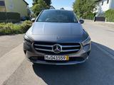 Mercedes-Benz B 220 4MATIC DCT -