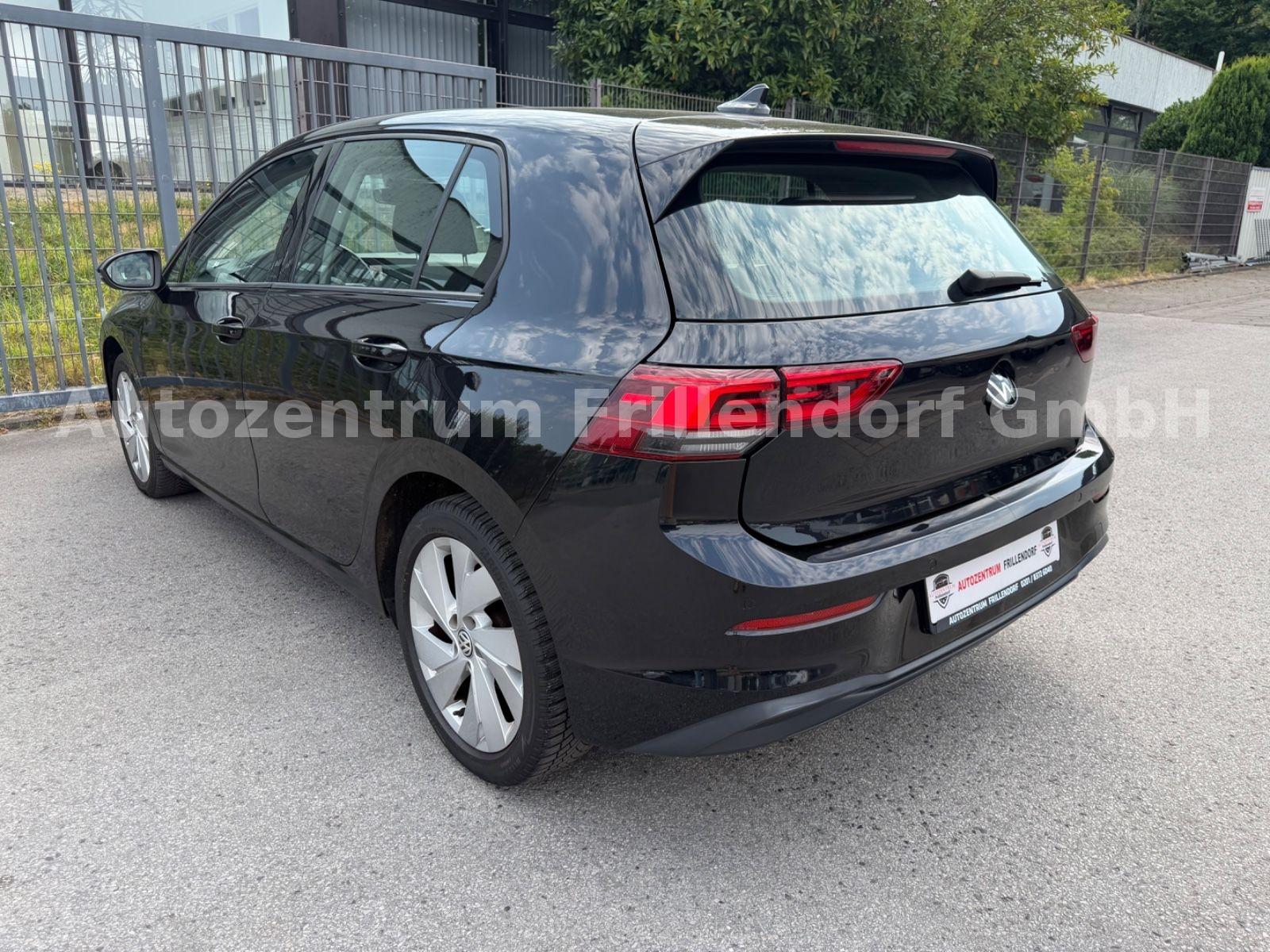 Volkswagen Golf VIII Lim. Life NAVI/IQ/AMBIENTE BELEUCHTUNG, миниатюра 5