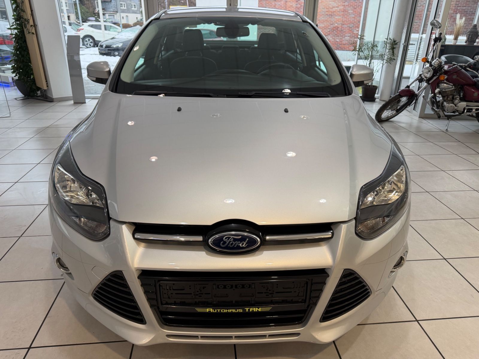 Fahrzeugabbildung Ford Focus Lim. Titanium