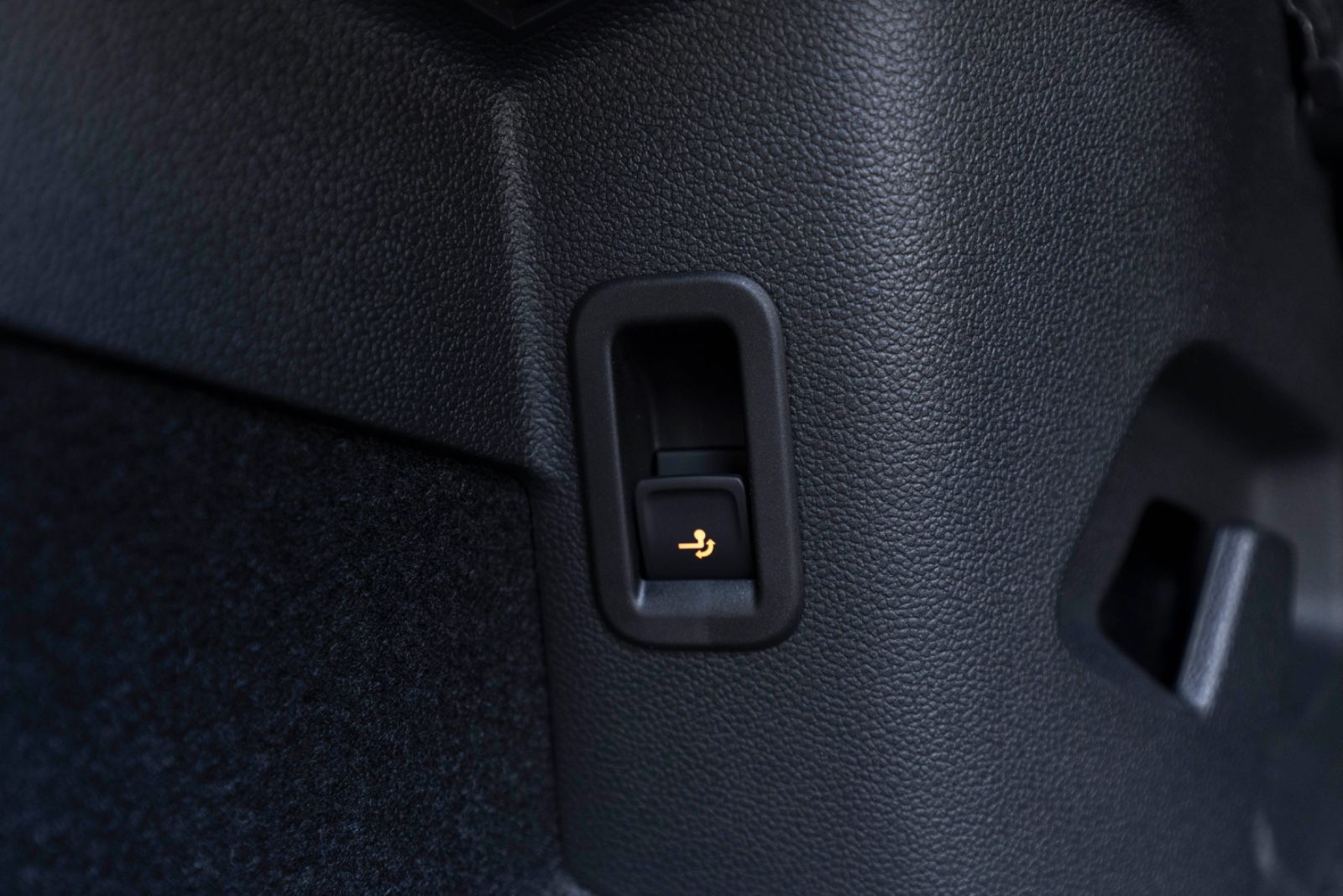 Fahrzeugabbildung Volkswagen Golf VIII 2.0 TDI ENERGY ACC LED KAM CARPLAY AHK