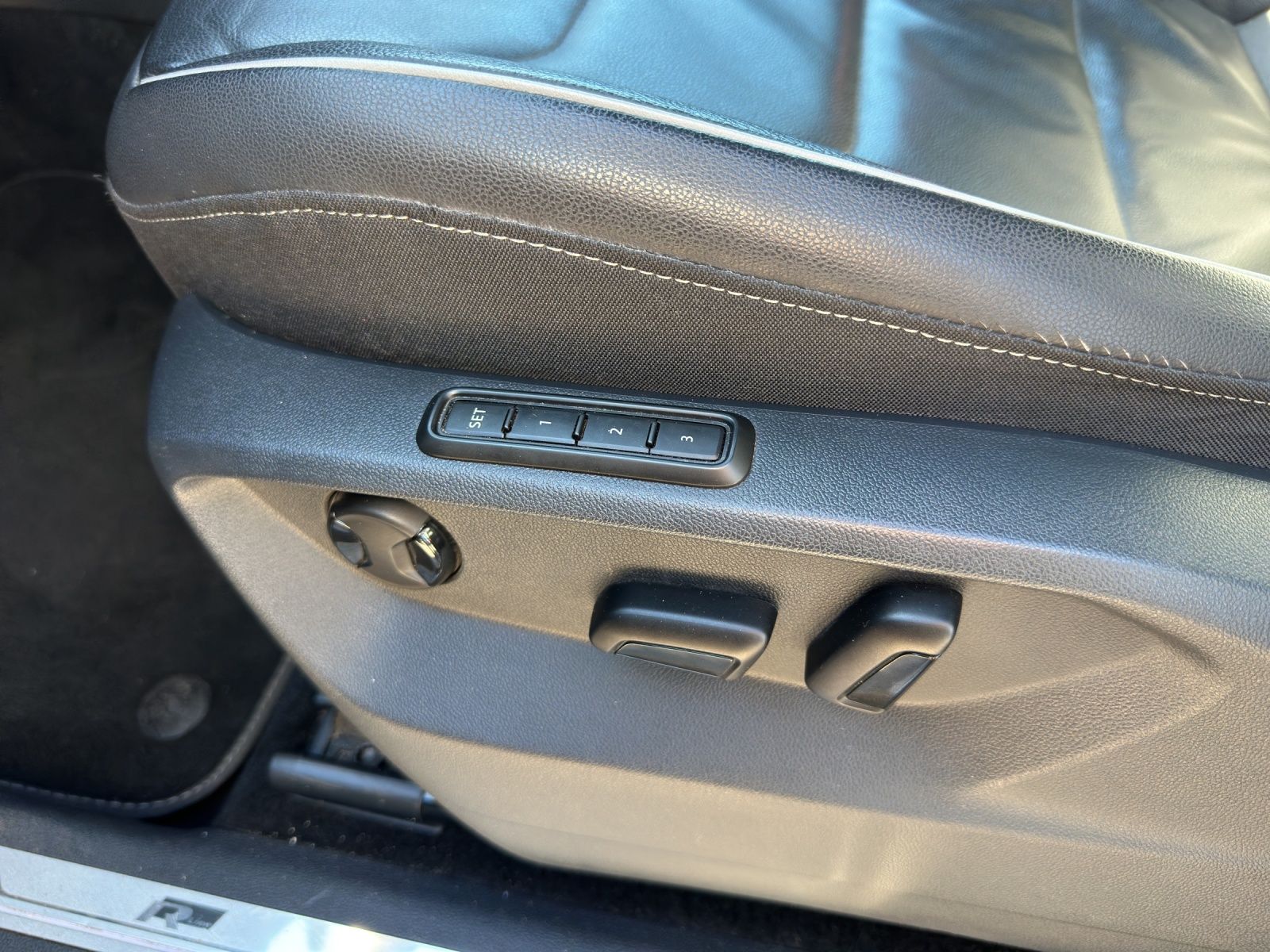 Fahrzeugabbildung Volkswagen Tiguan Allspace Highline TDI DSG 4M LED LEDER 7-