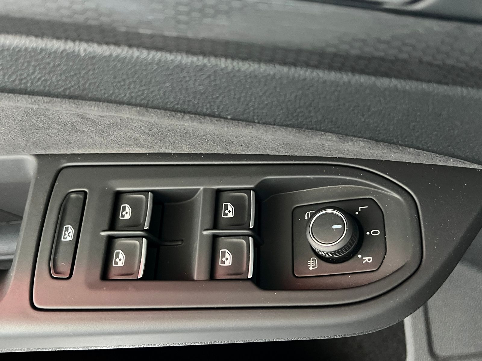 Fahrzeugabbildung Volkswagen Golf VIII GTD 2.0 TDI DSG *Garantie, AHK, LED, 1