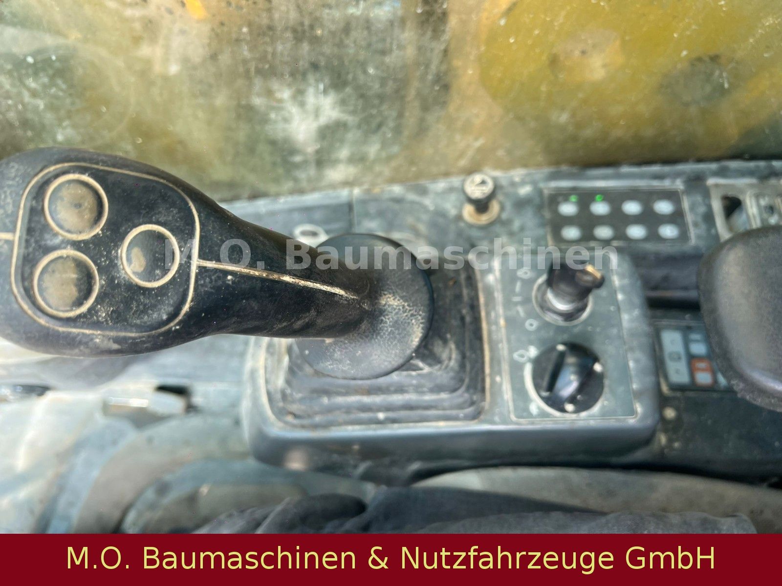 Fahrzeugabbildung CAT 325 D L / AC/ ZSA /