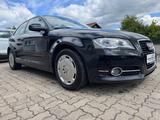 Audi A3 2.0 TDI Attraction - Audi A3 aus 2012 mit Diesel-Antrieb: Kombi
