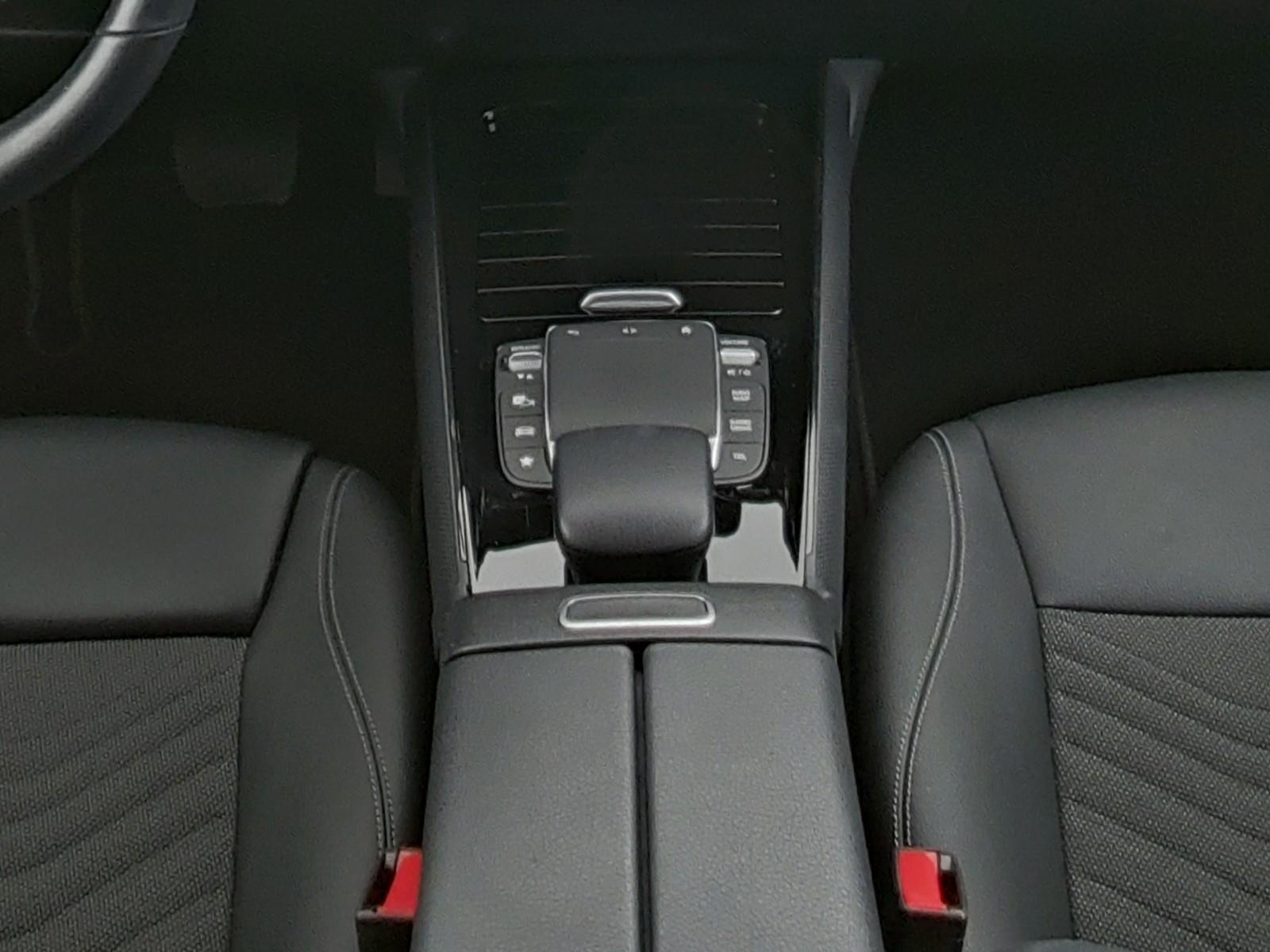 Mercedes-Benz GLB d Navi PDC Tempomat, миниатюра 13