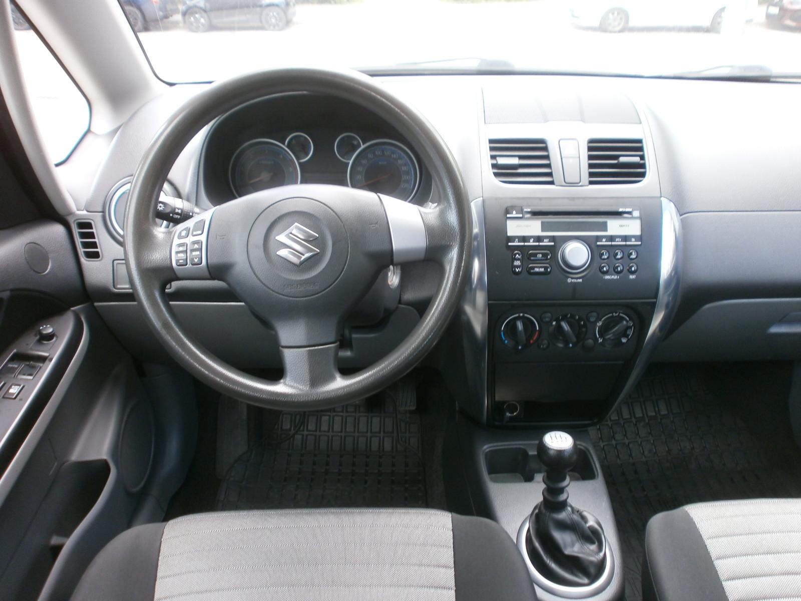 Suzuki SX4 Club