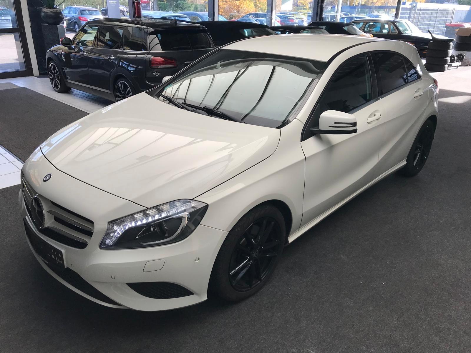 Mercedes-Benz A 250  BlueEfficiency/ Harman-Kardon/Xenon/Navi