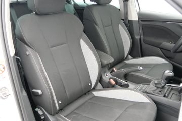 Skoda Kamiq Tour 1.0 TSI DSG LED MATRIX AHZV PDC ACC