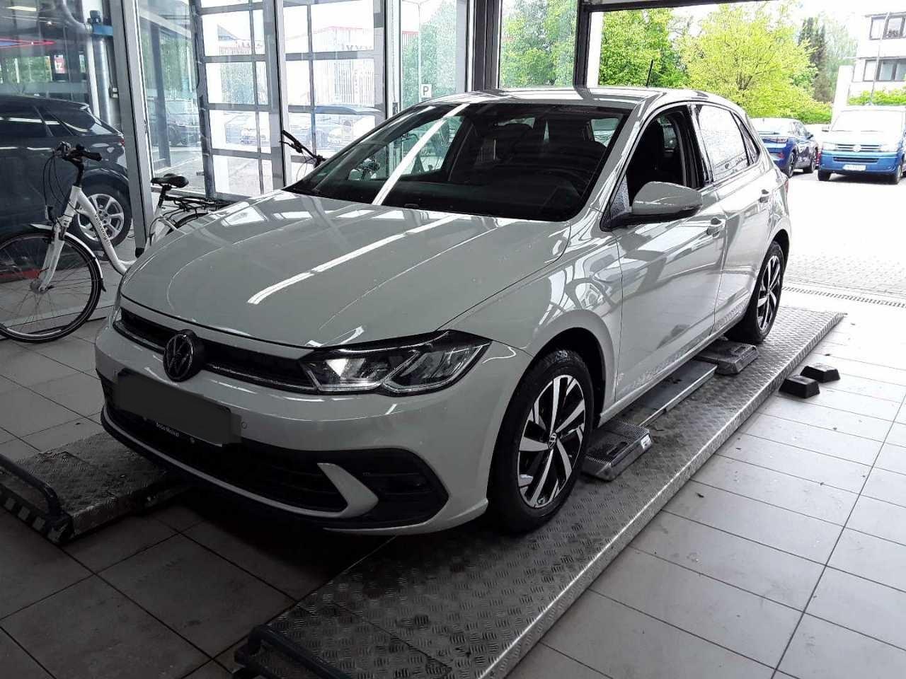 Volkswagen Polo VI Active ACC Navi RFK LED