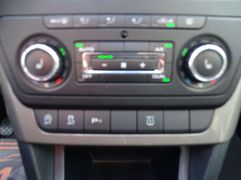 Fahrzeugabbildung Skoda Yeti Panorama AHK PDC NAVI