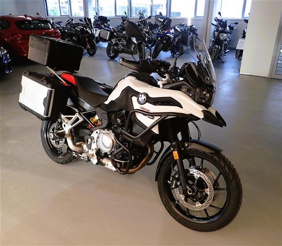 BMW F 750 GS scheckheftgepflegt viel Zubehör