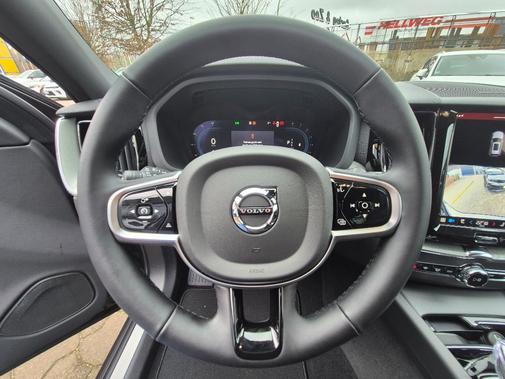 Fahrzeugabbildung Volvo XC60 B5 B AWD Plus Dark+BusinessPak.+AHZV+