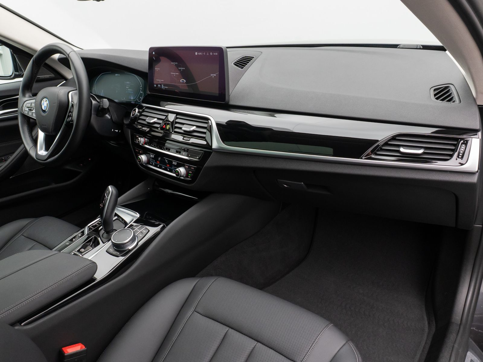 Fahrzeugabbildung BMW 530e xD Alarm DAB 360°Panorama H/K 4Klima Sport