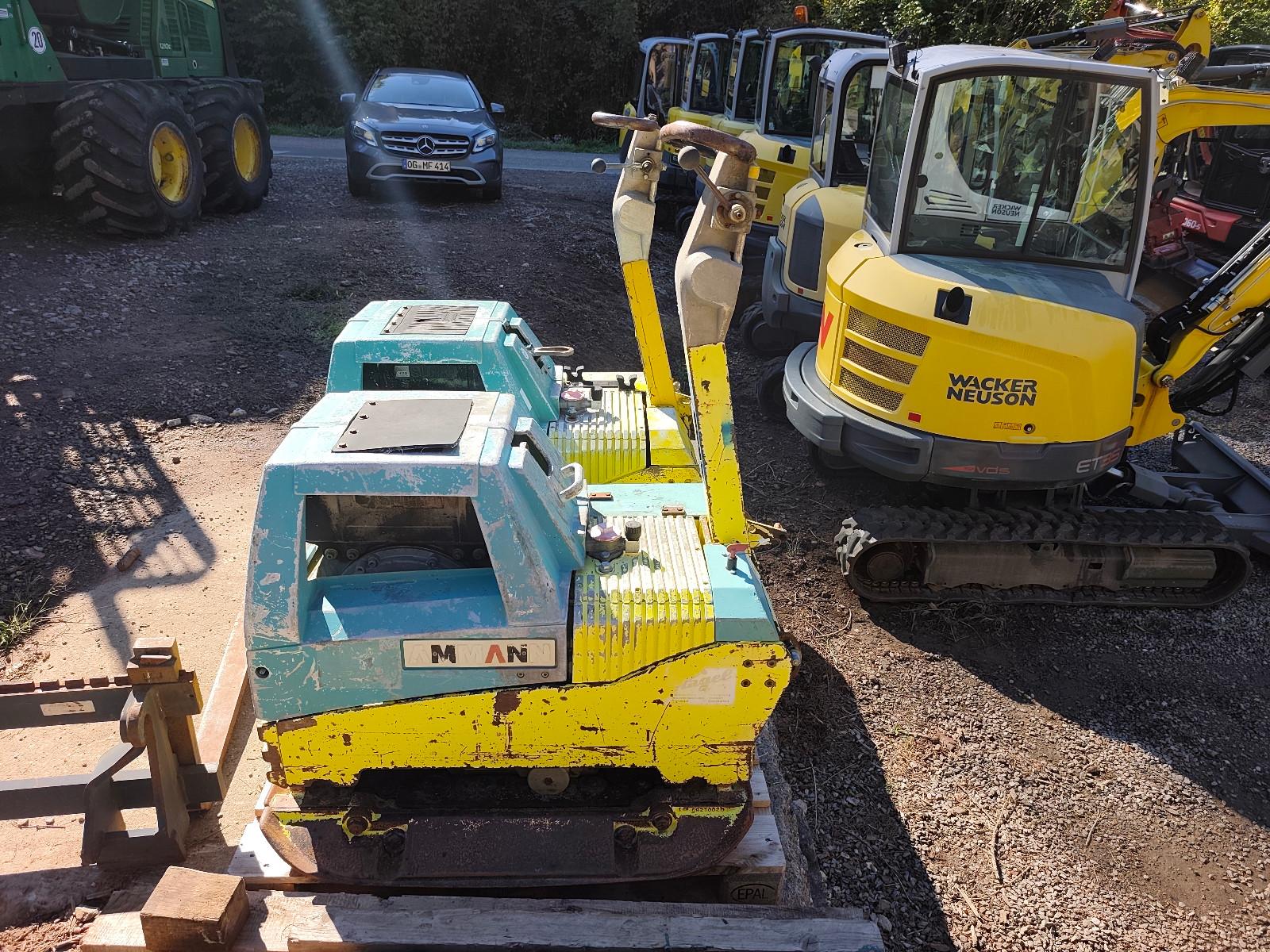 Ammann AVH 8020  Rüttelplatte 2x Vorhanden (netto2000€)