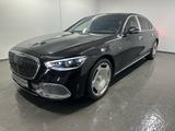Mercedes-Benz S 680 4MATIC MAYBACH *PANO*TV*MANUFAKTUR*TISCHE* - mit Benzin-Antrieb: Panorama-Dach, Limousine